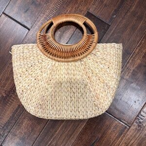 Natural Woven Handbag with Wooden Handles